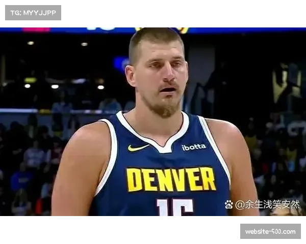 火箭进攻效率第十防守效率第八 两项数据均非联盟顶尖水准